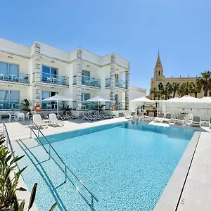 Marina Luz Aparthotel